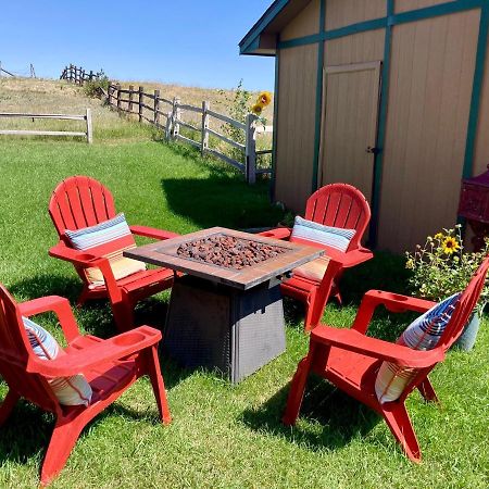Yellowstone Cattle Baron Ensuite, Private Entrance & Parking - Prairie Rose B&B 夏延 外观 照片